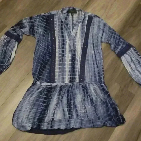 Women's shirt - Picture 2 of 7